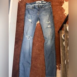 Hollister skinny ripped jeans! Size 3 juniors!